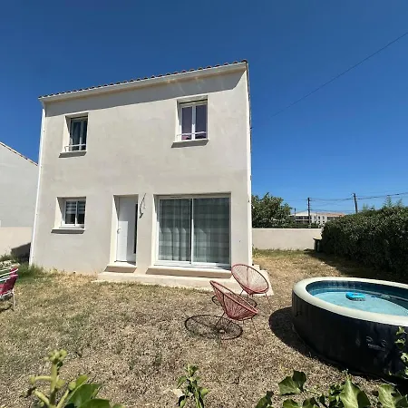 Maison Lumineuse Et Calme à Villa *