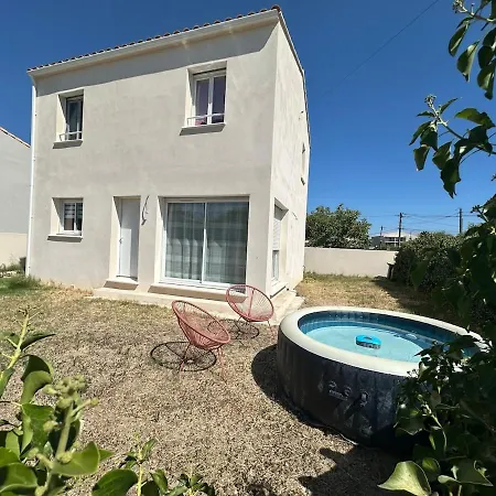 Maison Lumineuse Et Calme à Villa Redessan