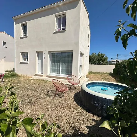 Maison Lumineuse Et Calme à